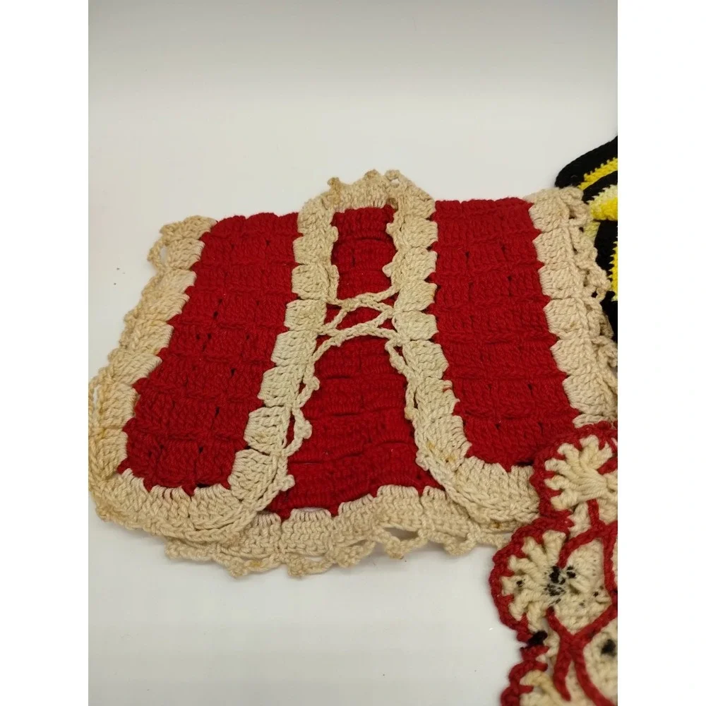 Lot Of 4 Vintage Crocheted Handmade Kitchen Pot Holders